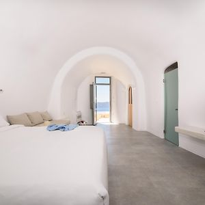 Deluxe Family Suite Caldera View Private Jacuzzi